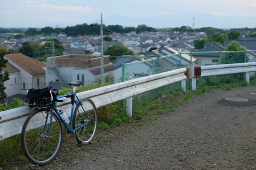 眺望のよい尾根筋の都市グラベルの写真